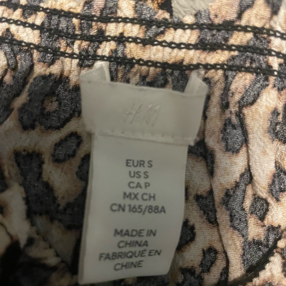 H&M Black and Brown Ruffled Crop Blouse - Picture 3 of 7